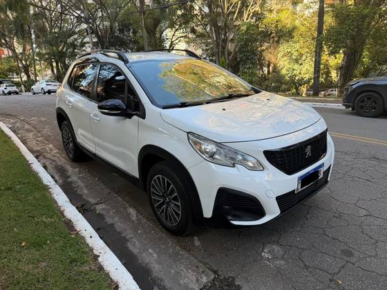 PEUGEOT 2008 1.6 16V FLEX ALLURE 4P AUTOMÁTICO PEUGEOT 2008 1.6 16V FLEX ALLURE 4P AUTOMÁTICO